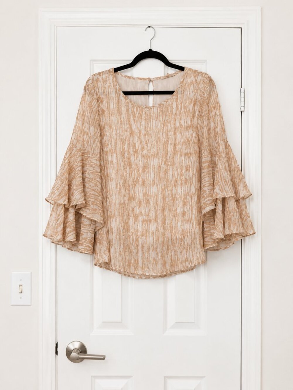 Mystree Tiered Bell Sleeve Keyhole Back Top